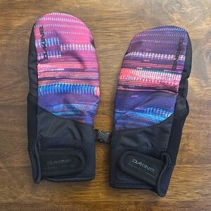 Women’s size 6 Dakine Electra Mitt C, Resolution